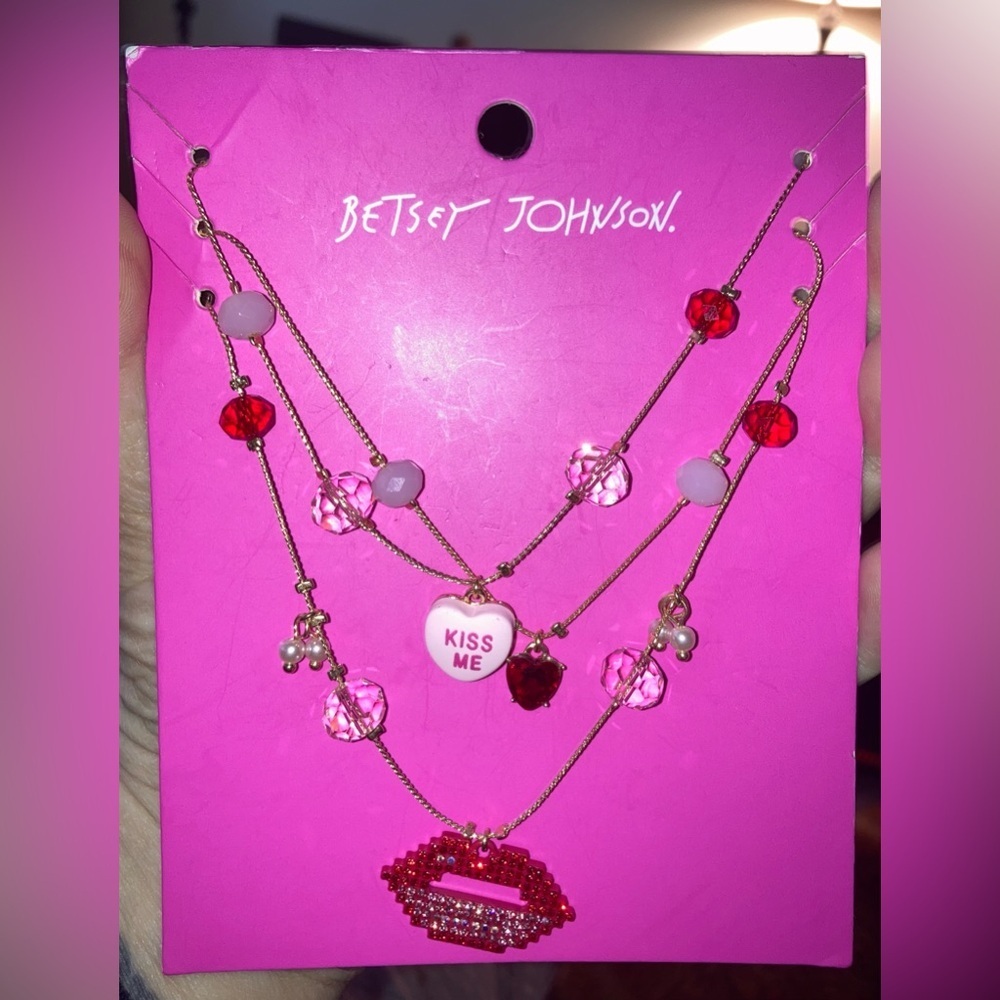 BETSEY JOHNSON Set Valentine Illusion 3 Strand Lips Necklace & Earrings NEW NWT - Picture 4 of 11
